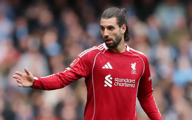 “أشعر تماماً كما يشعرون” – دومينيك سوبوسلاي يعتذر عن “سوء تفاهم” مع جماهير ليفربول، موضحاً سبب هزّ كتفيه بعد إذلال مانشستر سيتي